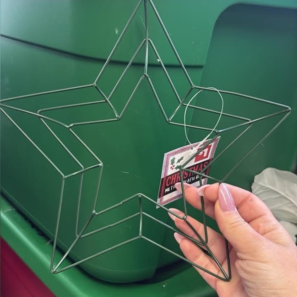 5/$10 Star metal wreath base